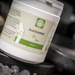 Kala Health Glucosamine Dose: 1500 mg. Die Glucosamin Wirkung im Darm wird durch die Einnahme auf nüchternen Magen optimiert.