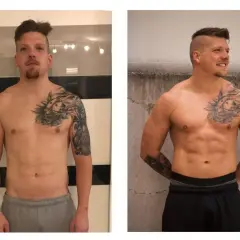Mann mit Tattoos vor und nach dem **gesund zunehmen**. Deutlich definierte Muskeln im rechten Bild.