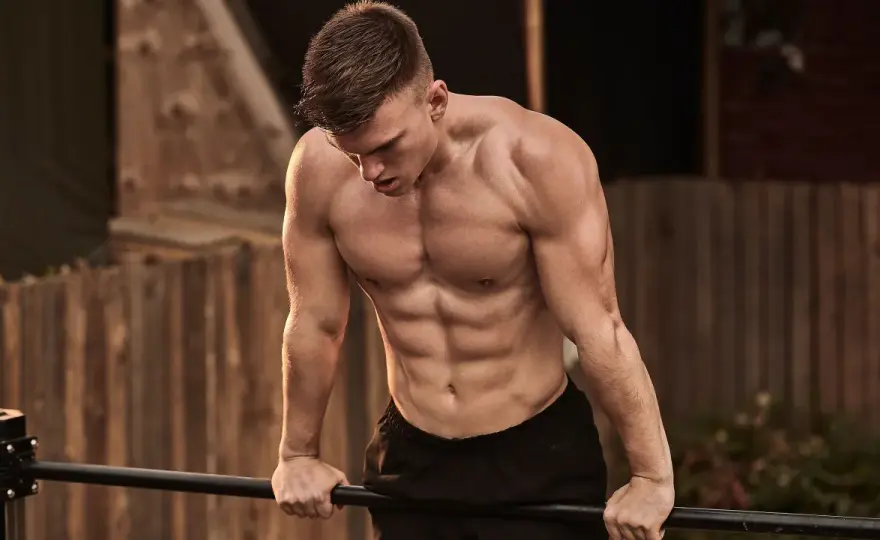 Normal trainierter Mann - Kriterien & echte Fitness